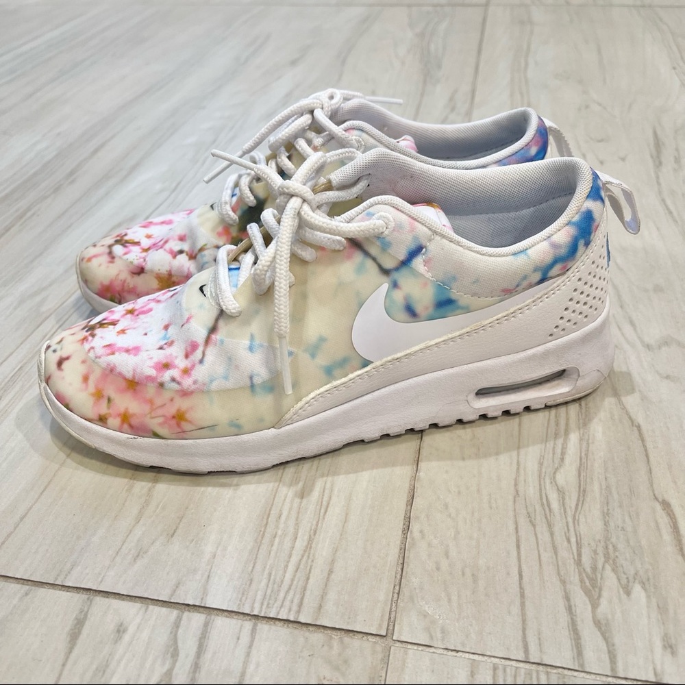 NIKE Air Max Thea in Cherry Blossom Size 6